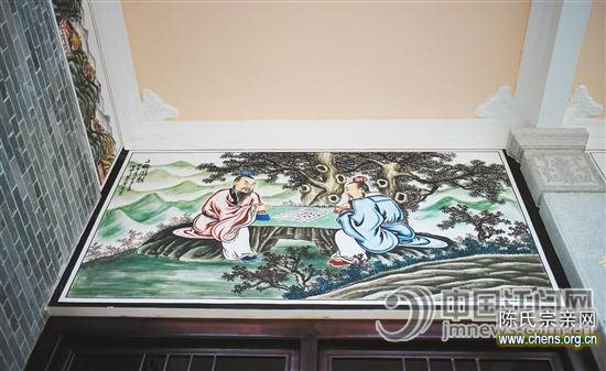 墙上的彩绘,除了传统的山水花鸟、祥瑞花纹,还有传统文化故事绘画。 墙上的彩绘,除了传统的山水花鸟、祥瑞花纹,还有传统文化故事绘画。